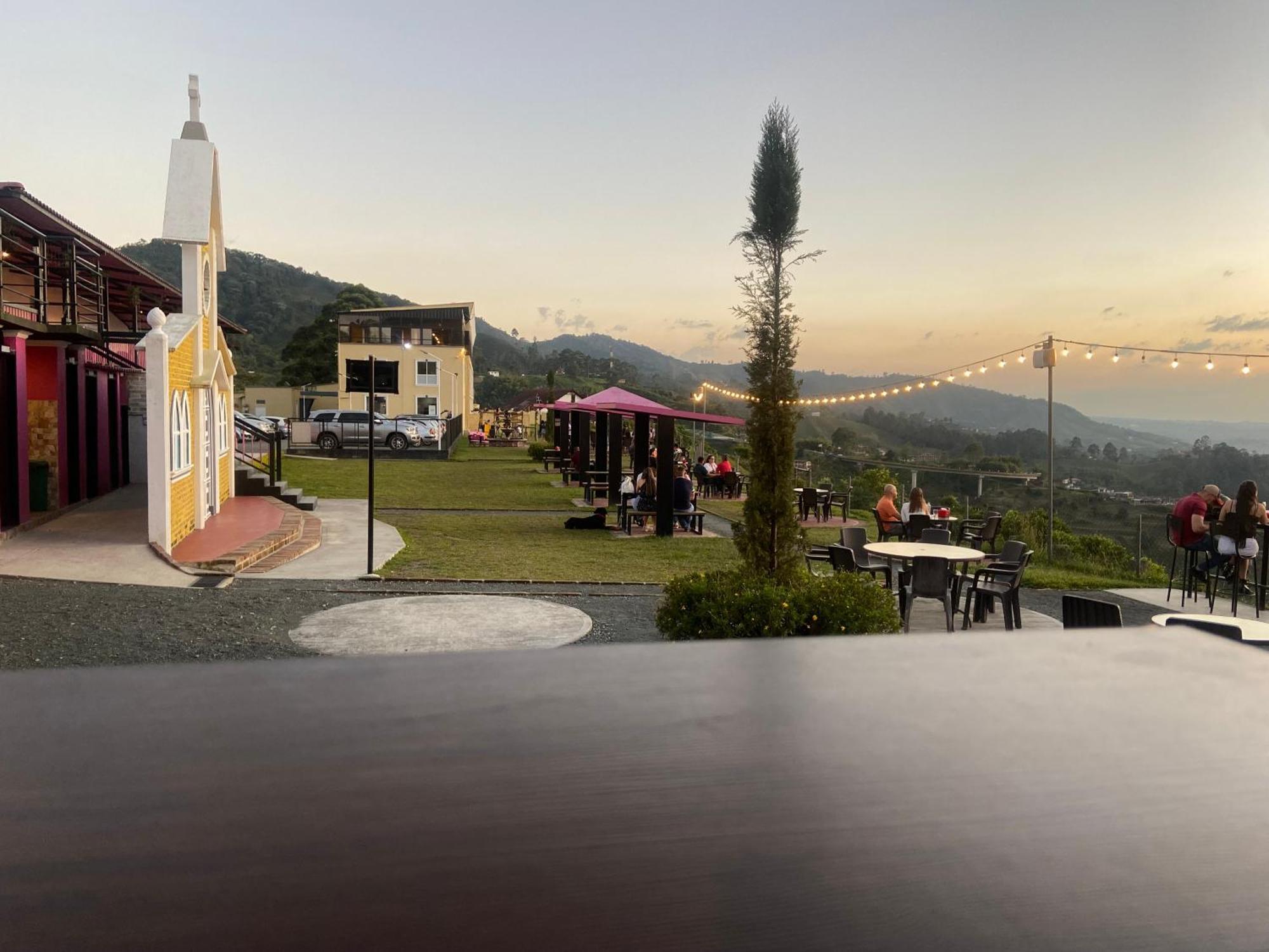 Hotel Entre Lomas ซานตาโรซา เดกาบัล ภายนอก รูปภาพ