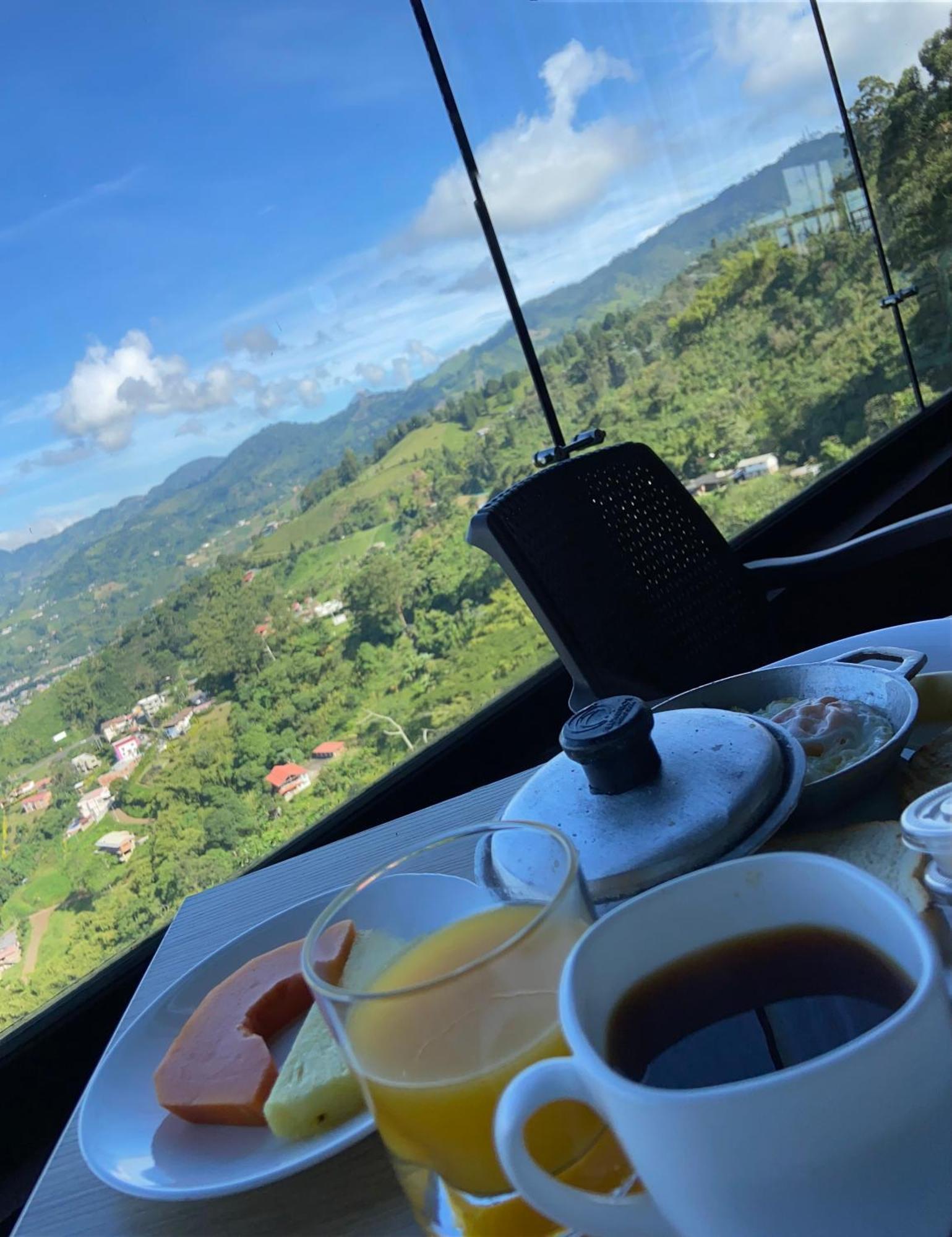 Hotel Entre Lomas ซานตาโรซา เดกาบัล ภายนอก รูปภาพ