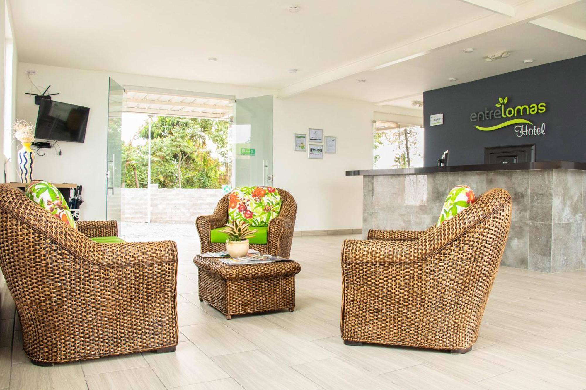 Hotel Entre Lomas ซานตาโรซา เดกาบัล ภายนอก รูปภาพ